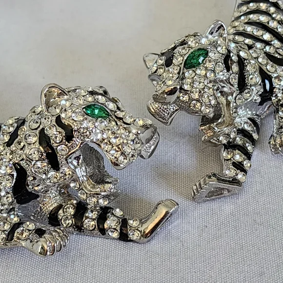 Stunning Silver Black Enamel and Crystal Double Tiger Spring Collar Necklace - Picture 5 of 8